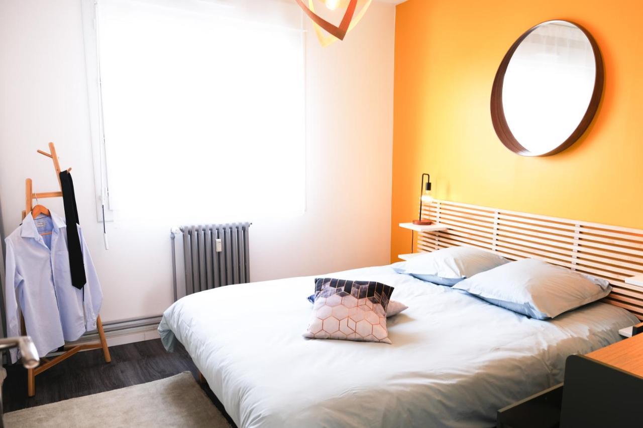 Appartement Le Grand Chambord 2 à Laval  Extérieur photo