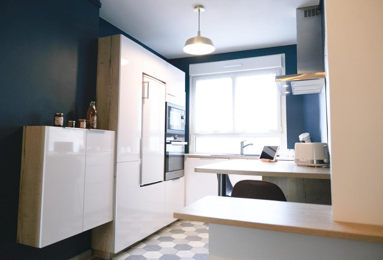 Appartement Le Grand Chambord 2 à Laval  Extérieur photo
