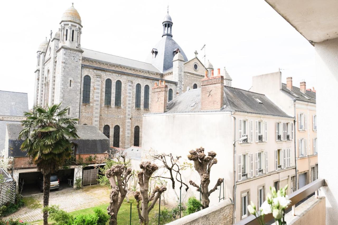 Appartement Le Grand Chambord 2 à Laval  Extérieur photo